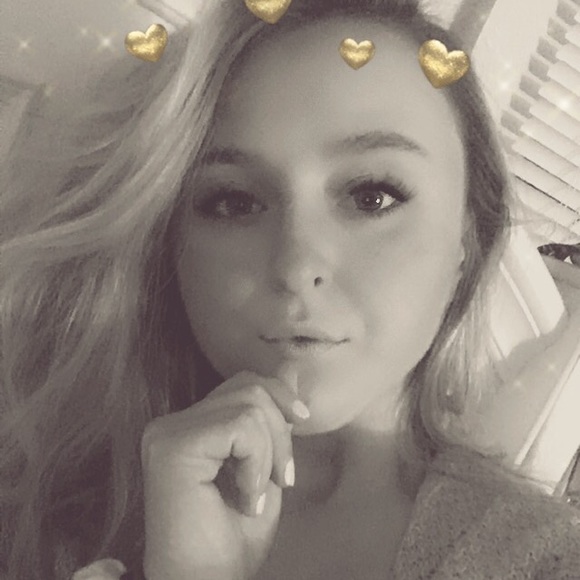 Meet your Posher, Ally - Picture 1 of 1